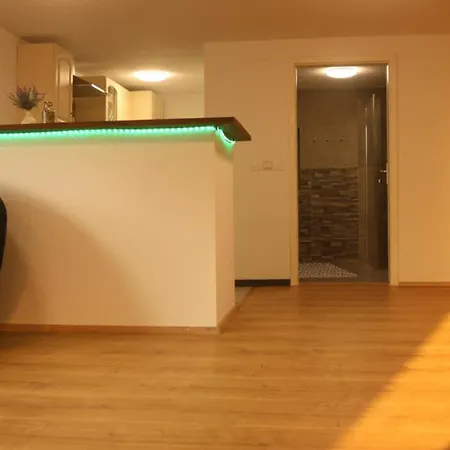 Kristinee Haus