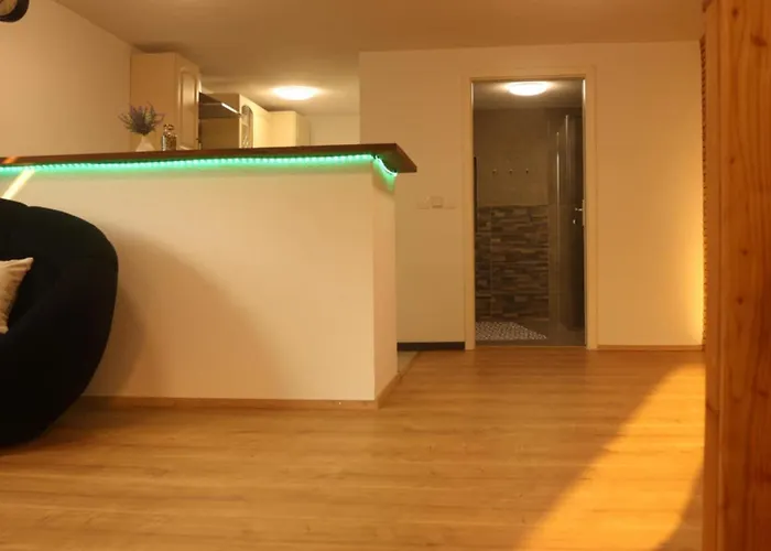 Kristinee Haus